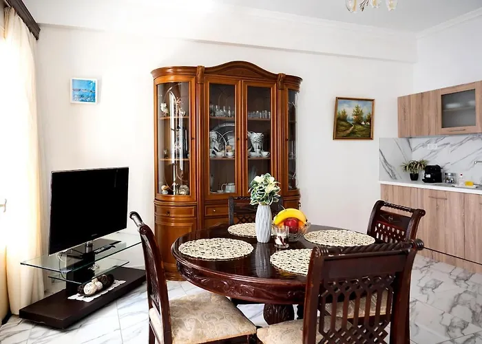 Rumi's House-port,old Town,100 Doors Church In The Heart Of Parikia Parikia (Paros)